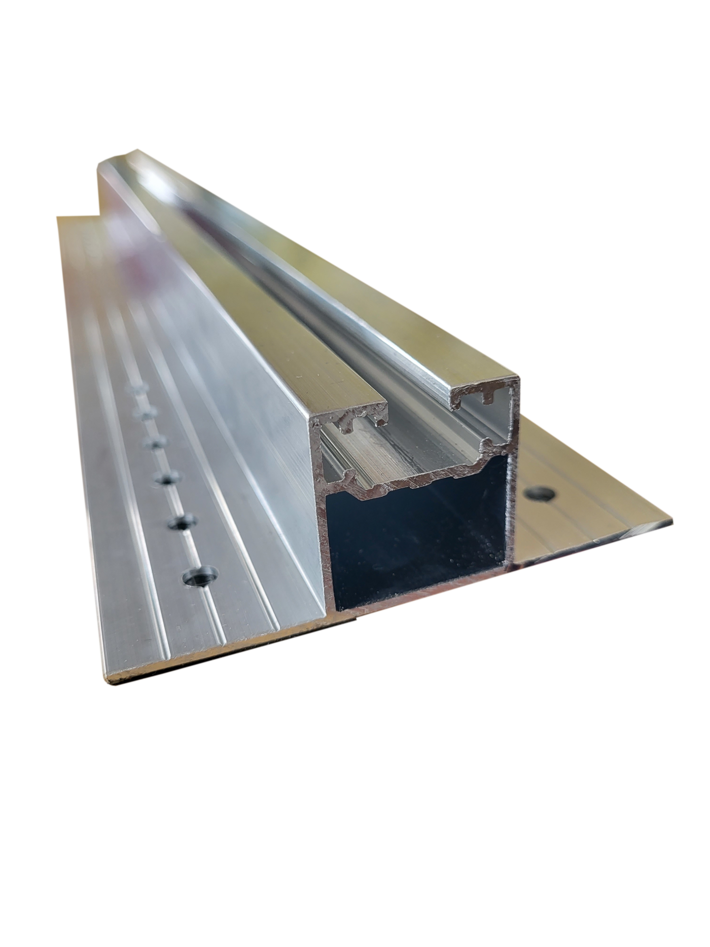 Montageschiene für Trapezblech — mit Lochbild und EPDM (400x90x30mm) Montageschiene für Trapezblech — mit Lochbild und EPDM (400x90x30mm)